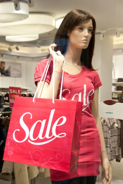 Mannequins in het winkelcentrum — Stockfoto