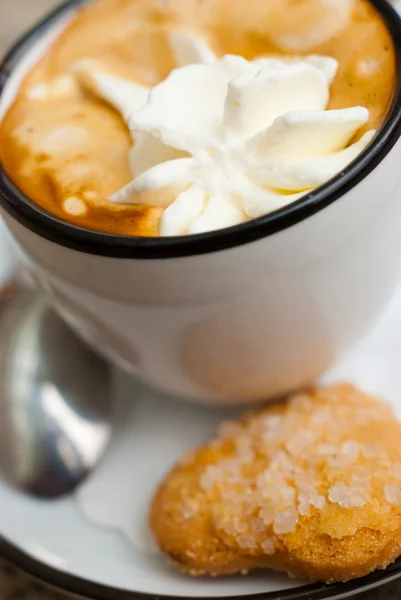 stock image Coffee with cream and biscuit close-up