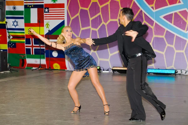 Salsa dancers — Zdjęcie stockowe