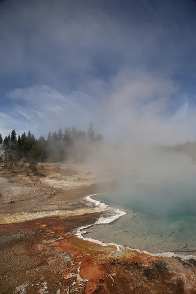 Yellowstone - zachód kciuk Gejzer basenu — Zdjęcie stockowe