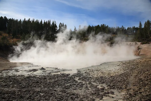Yellowstone nationalpark - lera krukor — Stockfoto