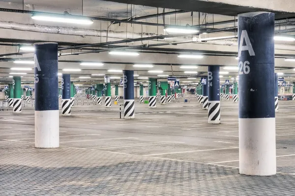 Empty underground parking — Stock Photo, Image