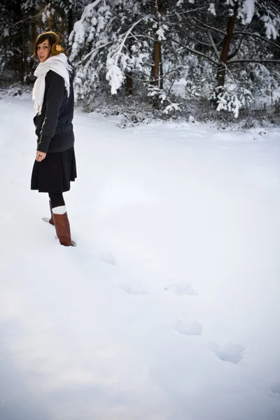 Girl in winter scene — Stock Photo, Image