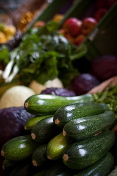 Fresh vegetables at the market — Stock Photo, Image