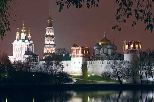 Moscovo. Mosteiro de Novodevichiy . — Fotografia de Stock