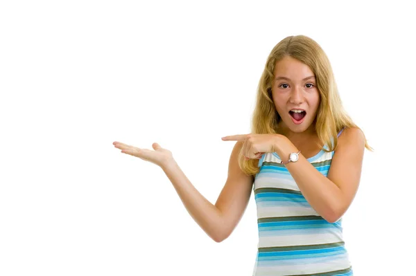 Tonåring flicka presenterar en produkt — Stockfoto