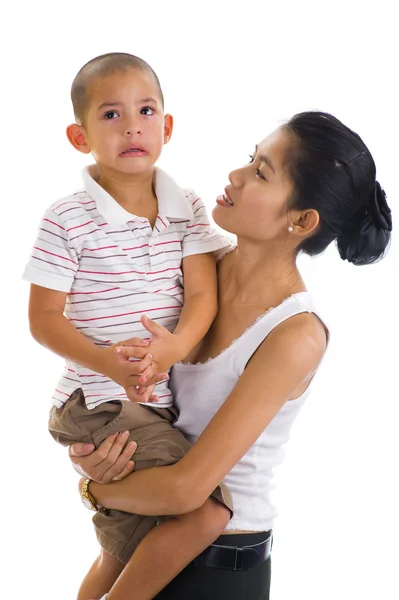 Plačící chlapec s maminkou — Stock fotografie