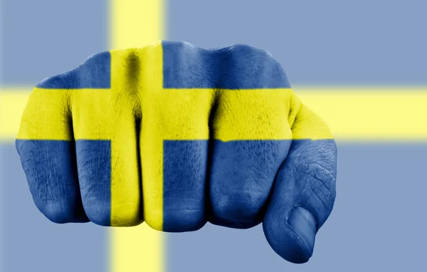 Puño con bandera sueca — Foto de Stock