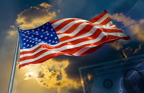 Amerikai zászló egy rúdra — Stock Fotó