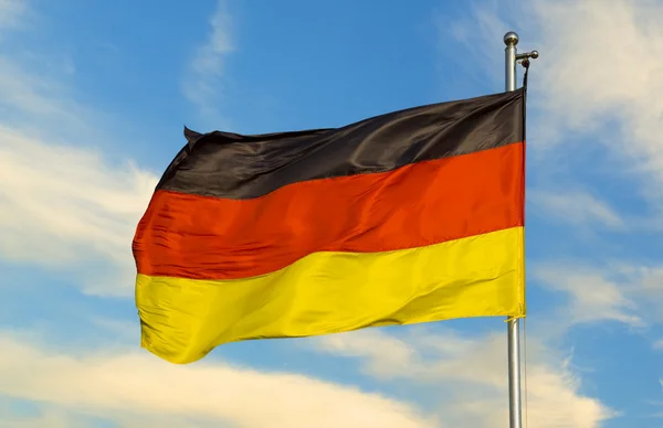 Bandiera tedesca su palo — Foto Stock