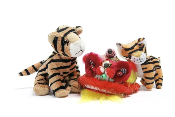 Μαλακό παιχνίδι τίγρεις και λιοντάρι χορό κεφάλι — Φωτογραφία Αρχείου