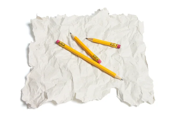 Crayons et papier froissé — Photo