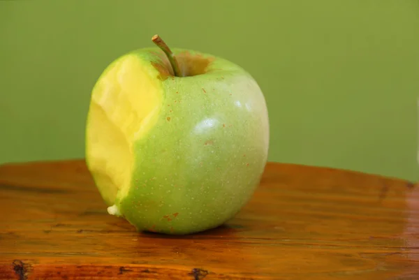 Apfel fehlt Biss — Stockfoto