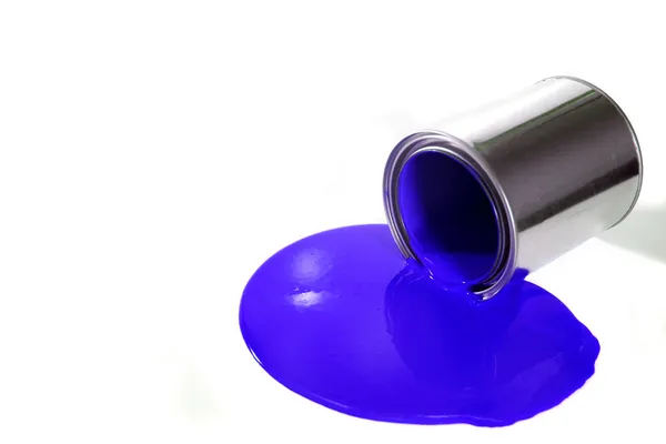 Balde de tinta azul derramado — Fotografia de Stock