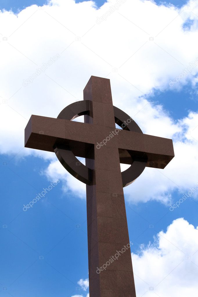 A large granite cross