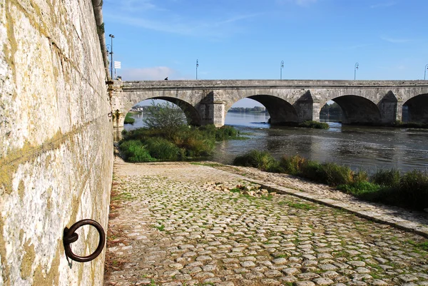 Steinbroen til Blois – stockfoto