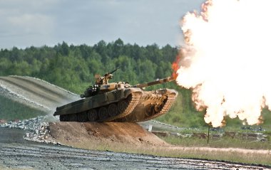 Shooting russian tank clipart