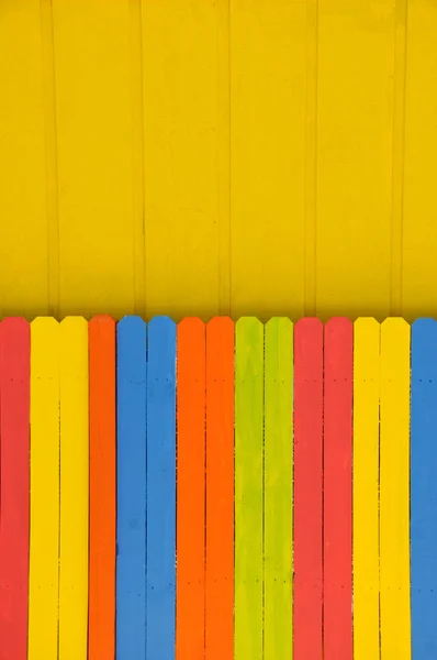 Helder gekleurde hek — Stockfoto
