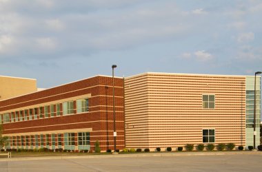 Yeni okul binası