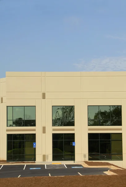 Edifício comercial moderno do escritório — Fotografia de Stock
