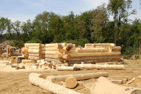 Construction de maisons en bois rond — Photo