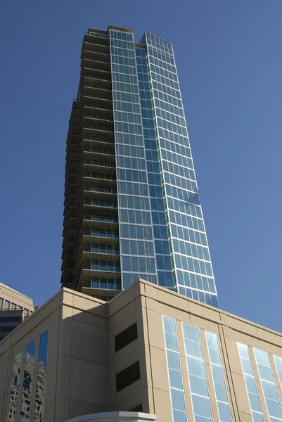 Edificio de oficinas Highrise — Foto de Stock
