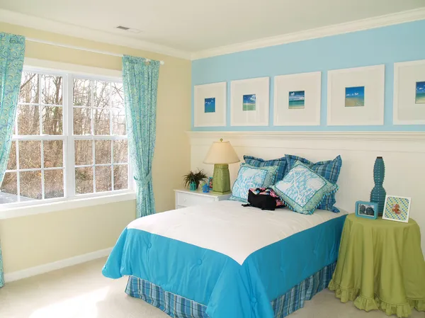 Mavi yatak odası — Stok fotoğraf