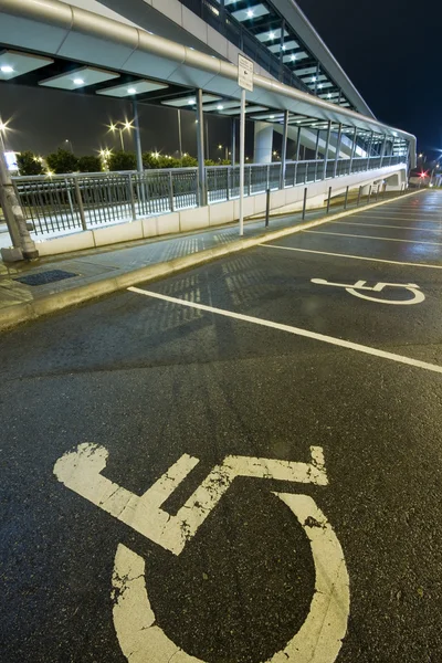 Invalidní vozík nadjezd — Stock fotografie