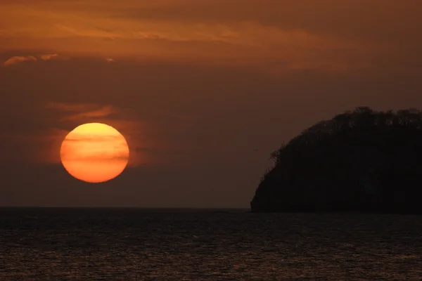 Закат над Коста-Рикой — стоковое фото