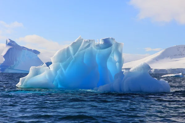 Iceberg luminescente — Foto Stock