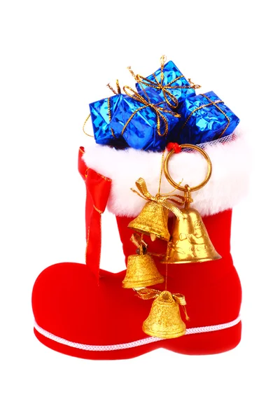 ギフトおよび鐘と赤のクリスマス ブート — ストック写真