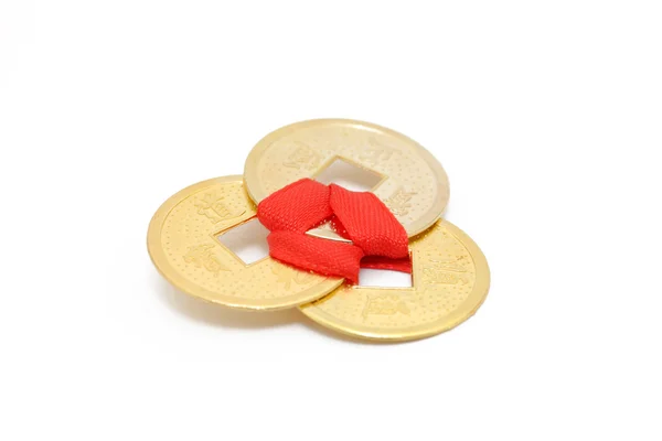Chinese coins with red ribbon. Symbol of — Stock Photo, Image