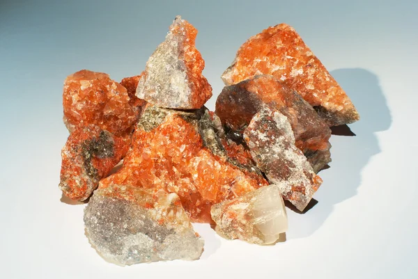 Красный кристалл соли — стоковое фото