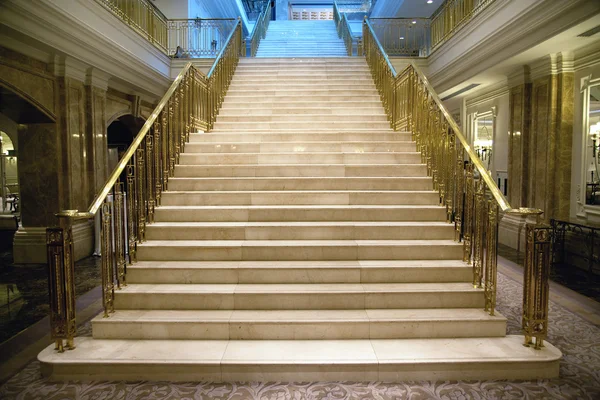 Escadaria de luxo — Fotografia de Stock