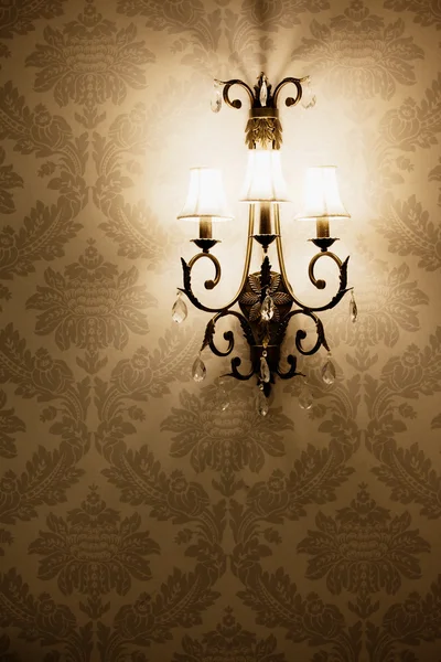 Licht op het behang — Stockfoto