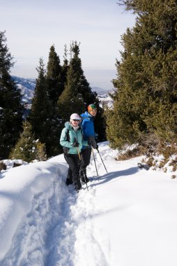 backpackers gülümseyen bir kaç