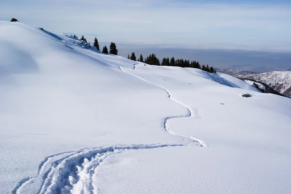 Gyalogút téli hegyekben — Stock Fotó