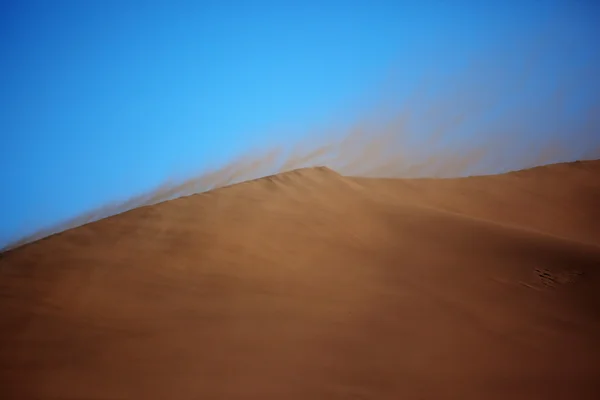 Zandstorm in woestijn — Stockfoto