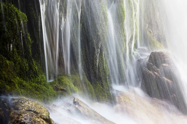 Wasserfall aus nächster Nähe — Stockfoto