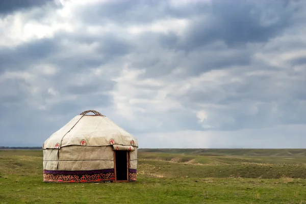 Jurta - namiot Nomada w — Zdjęcie stockowe
