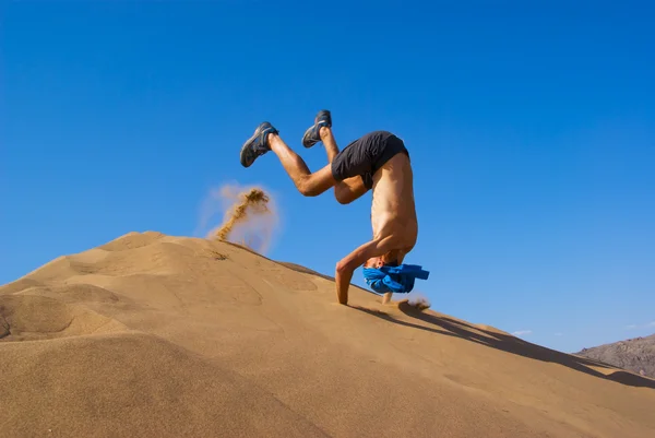 Rolig hoppa på sanddyn — Stockfoto