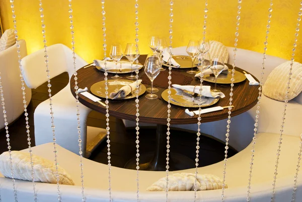 Interieur van luxe restaurant — Stockfoto