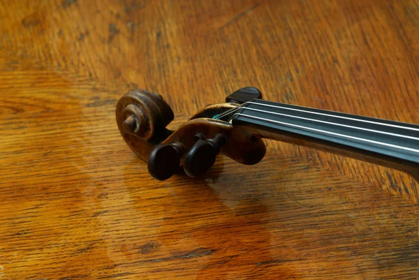 Ретро скрипка крупным планом — стоковое фото