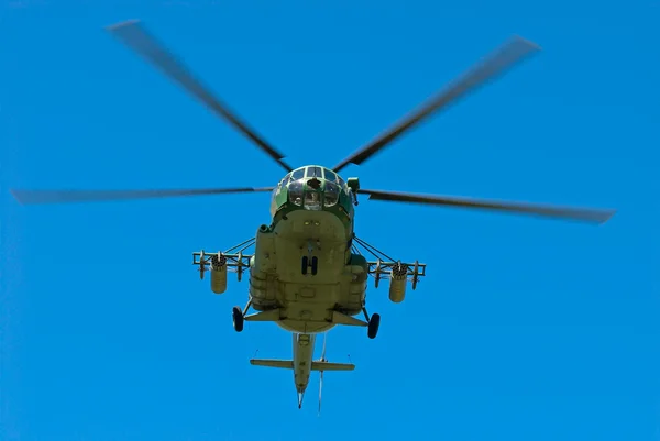 Rosyjski wojskowy helikopter — Zdjęcie stockowe