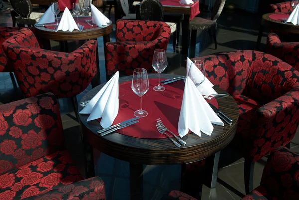 Kleine tafel in restaurant — Stockfoto