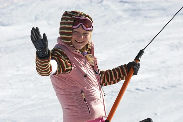 Mulheres em pista de esqui — Fotografia de Stock