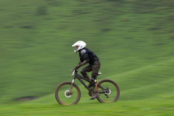Motociclista movimento velocidade — Fotografia de Stock