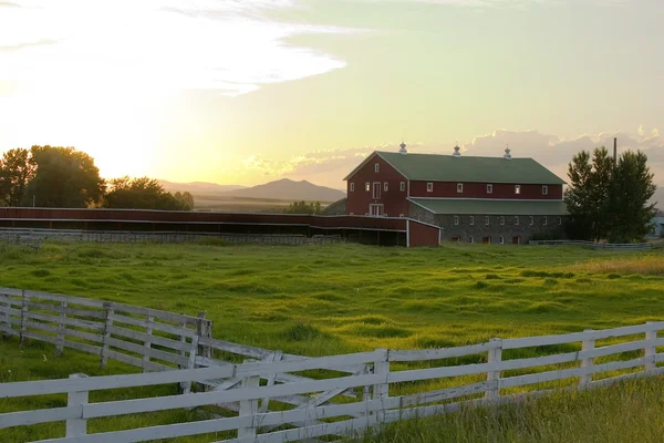 Landschaft - Zaun um eine Ranch — Stockfoto