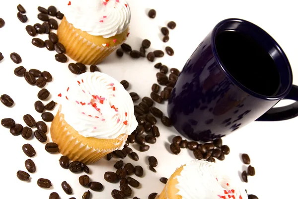 Cupcake ile izole kupa — Stok fotoğraf