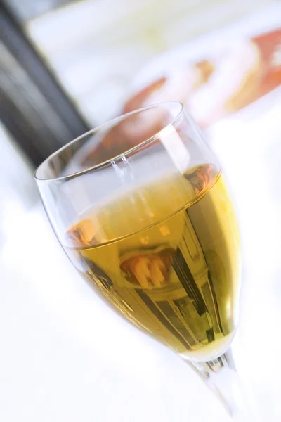 Close-up em um copo de vinho — Fotografia de Stock